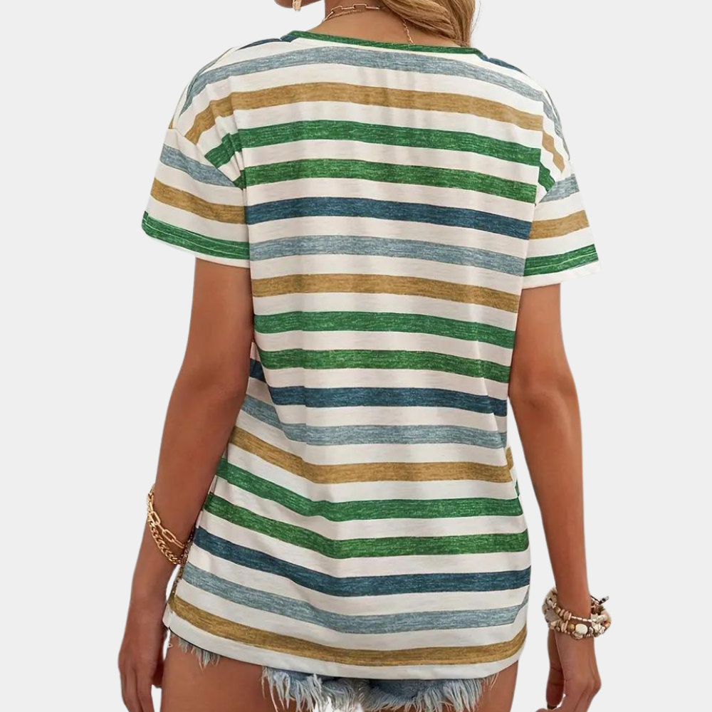 Kvinnors randiga t-shirt - avslappnad passform i lätt material för vardaglig stil