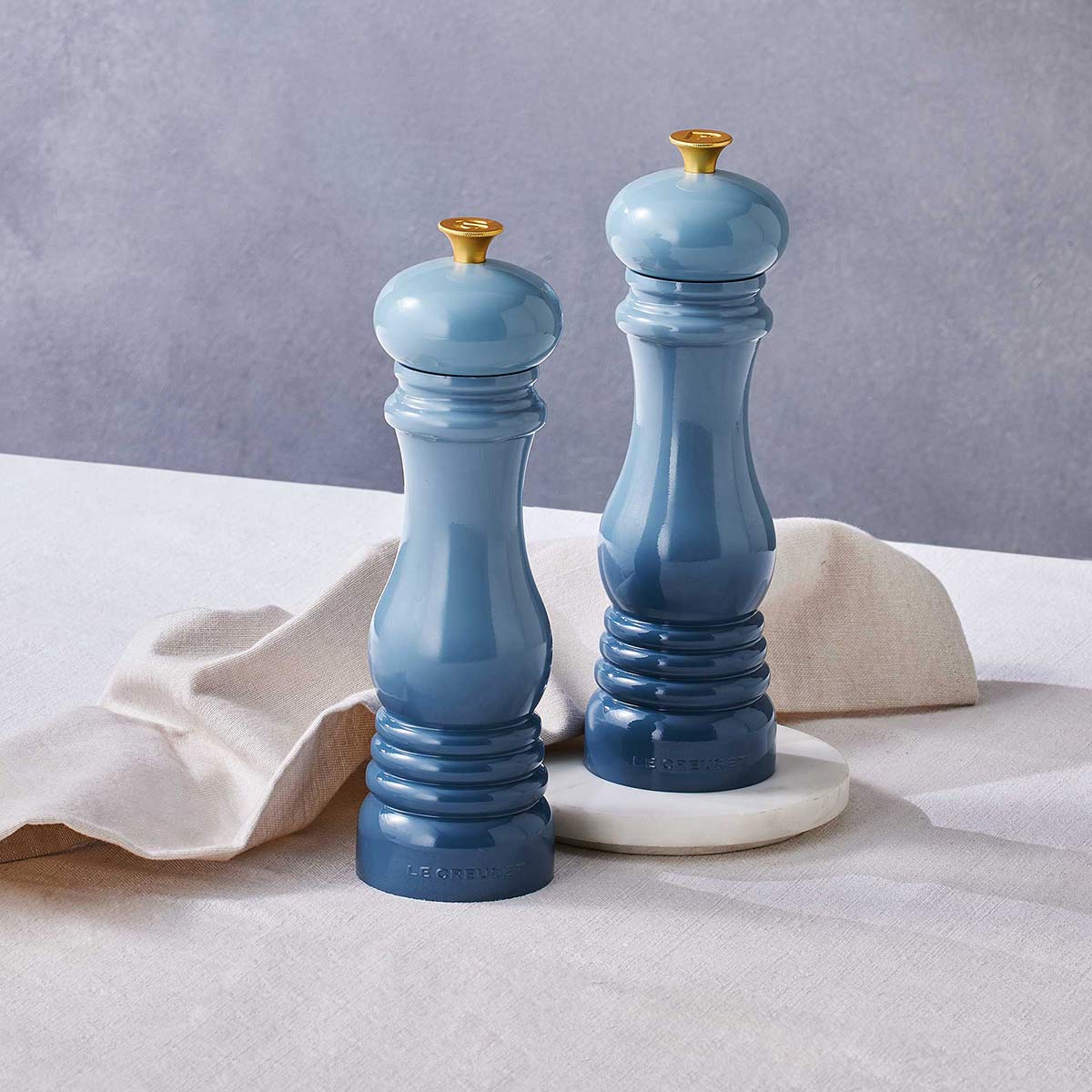 Le Creuset Salt Mill Chambray 21cm
