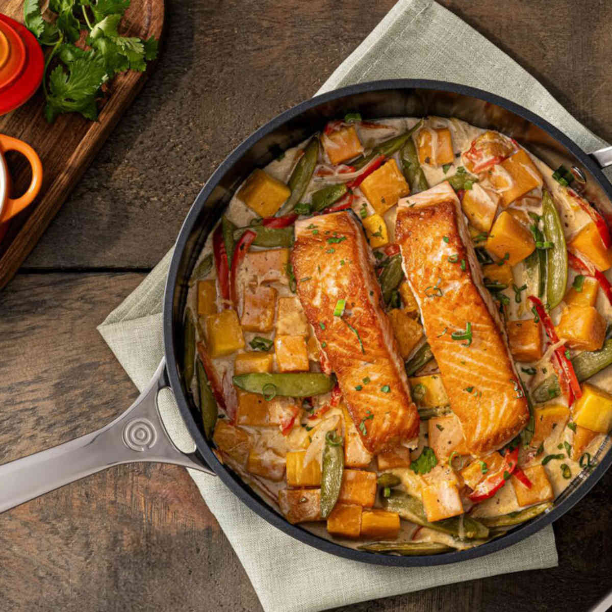 Le Creuset Essential Non-Stick Ceramic Saute Pan 26cm (4L)