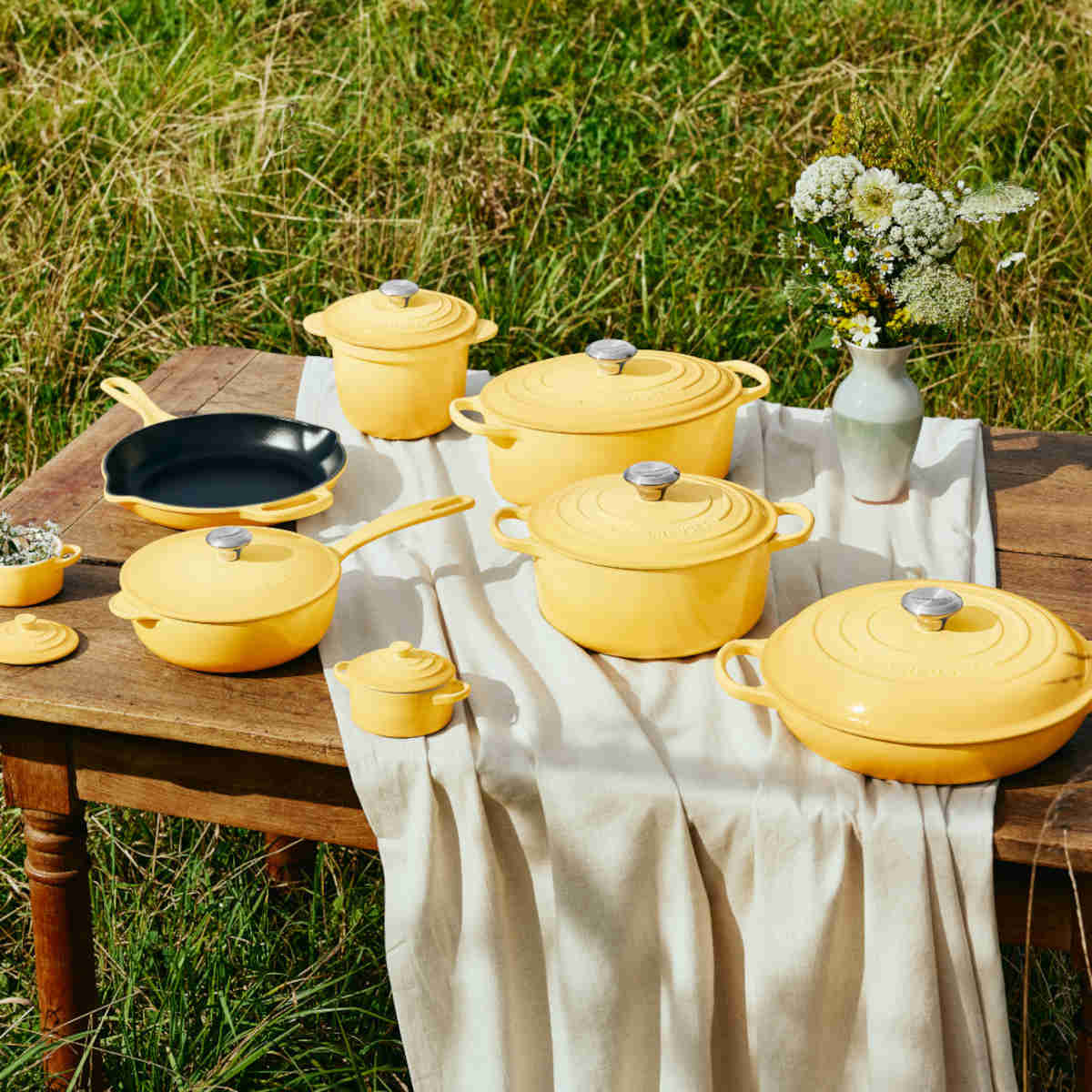 Le Creuset Signature Round Casserole Camomile 26cm