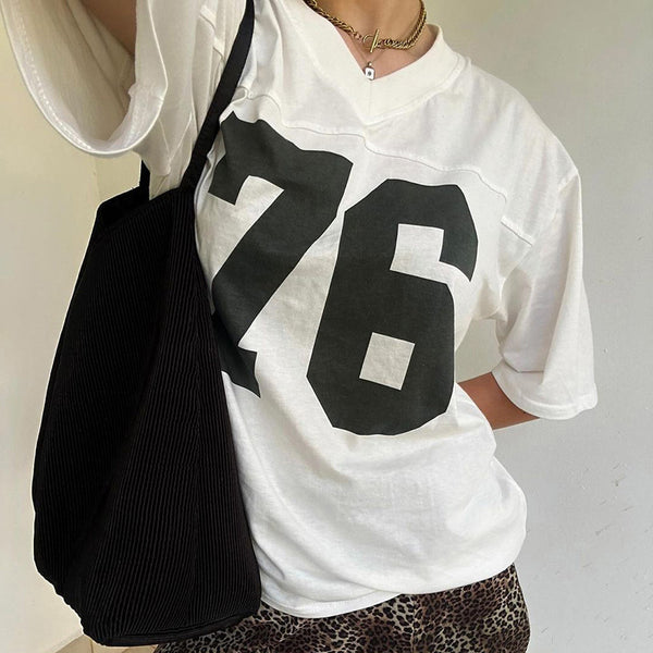Oversized t-shirt - avslappnad damtröja med tryck 76