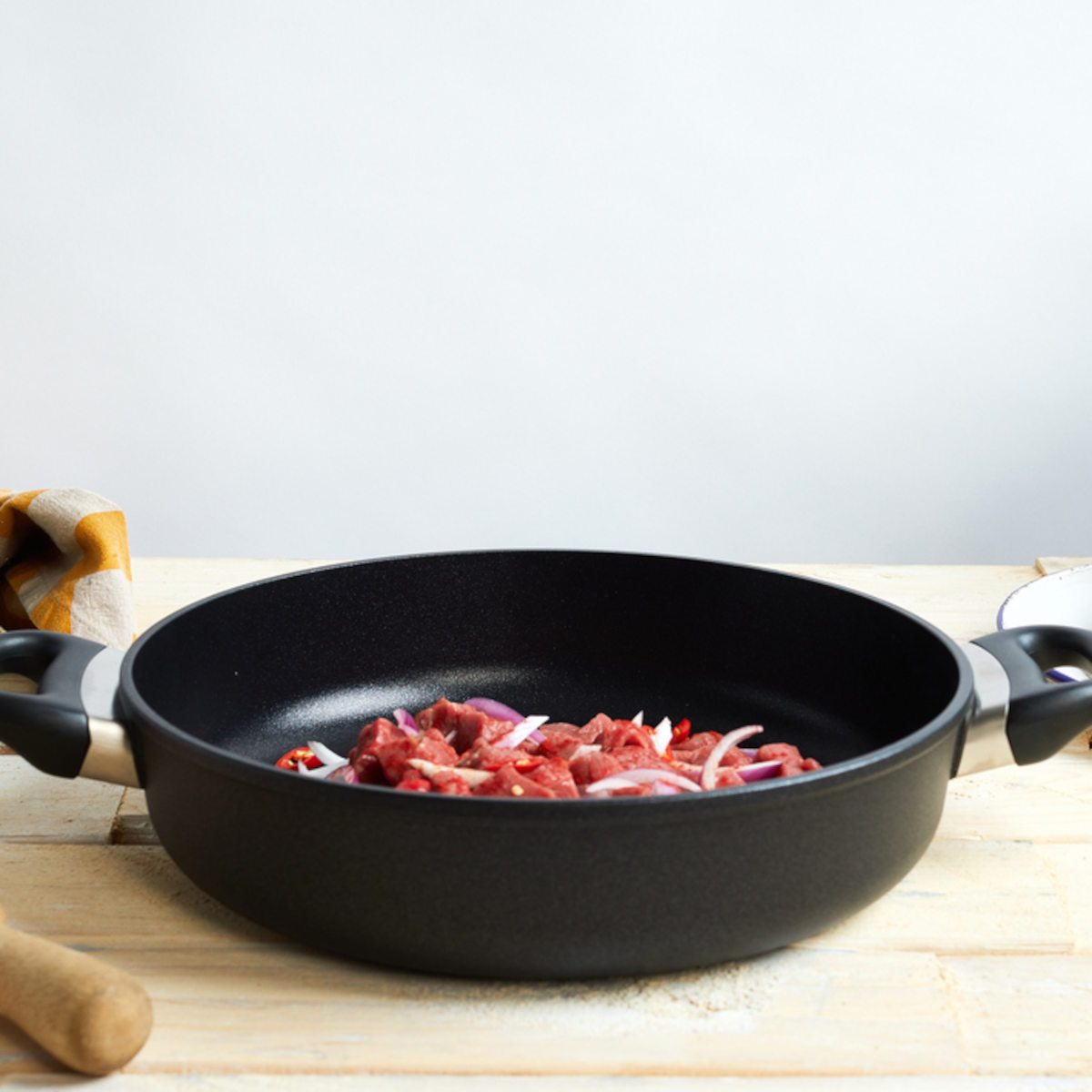 Swiss Diamond XD Classic Induction Sauteuse with Lid 32cm