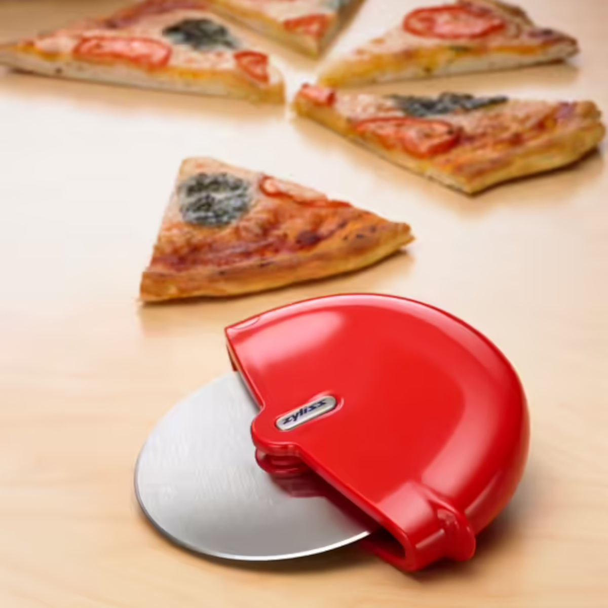 Zyliss Pizza Wheel & Slicer Red