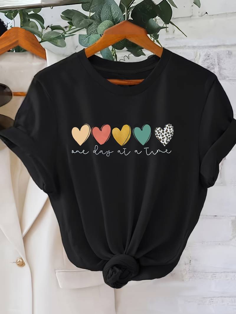 T-shirt för kvinnor med hjärtmotiv - mjuk och avslappnad stil för vardagen