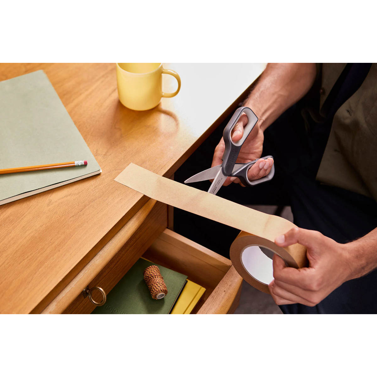 Joseph Joseph PlusCut Scissors with Integrated Box Cutter Grey