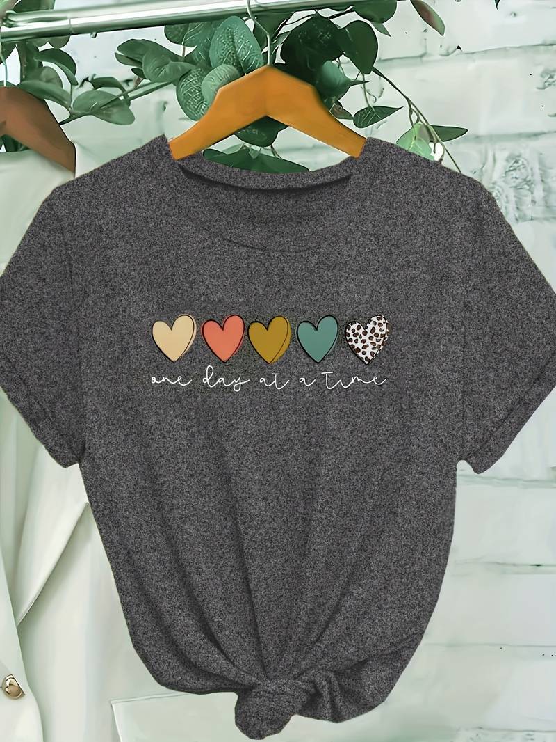 T-shirt för kvinnor med hjärtmotiv - mjuk och avslappnad stil för vardagen
