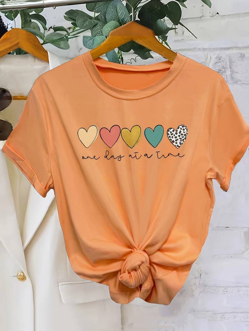 T-shirt för kvinnor med hjärtmotiv - mjuk och avslappnad stil för vardagen