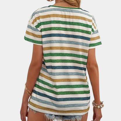 Kvinnors randiga t-shirt - avslappnad passform i lätt material för vardaglig stil