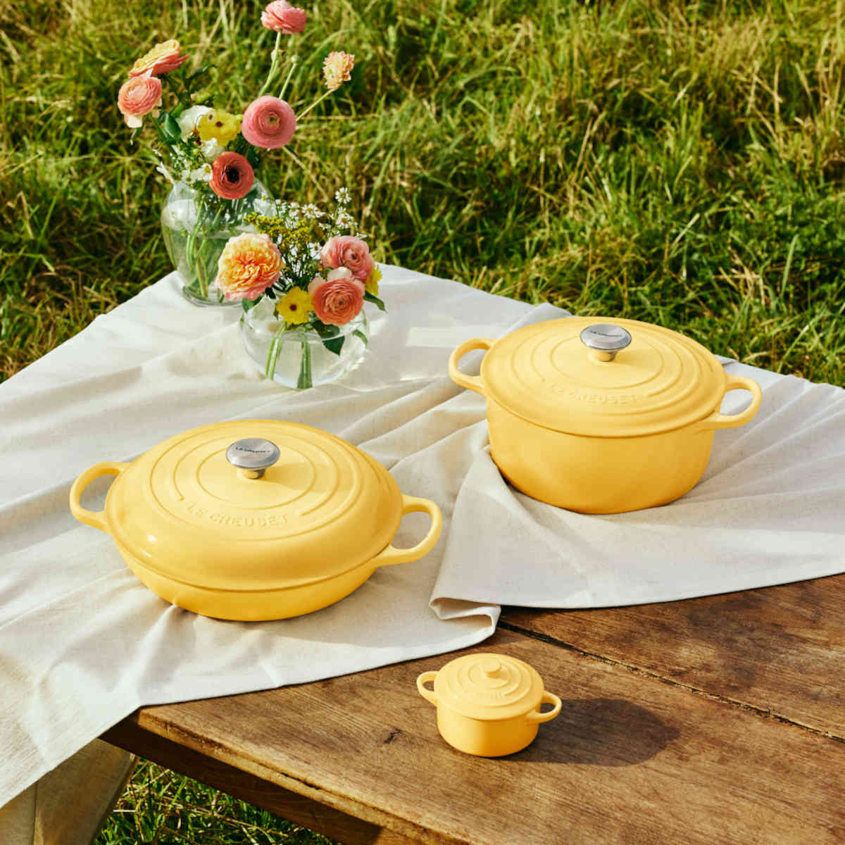 Le Creuset Signature Round Casserole Camomile 26cm