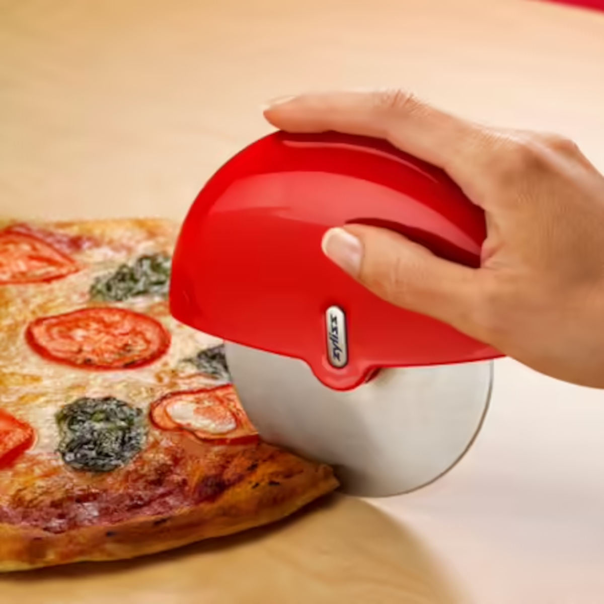 Zyliss Pizza Wheel & Slicer Red