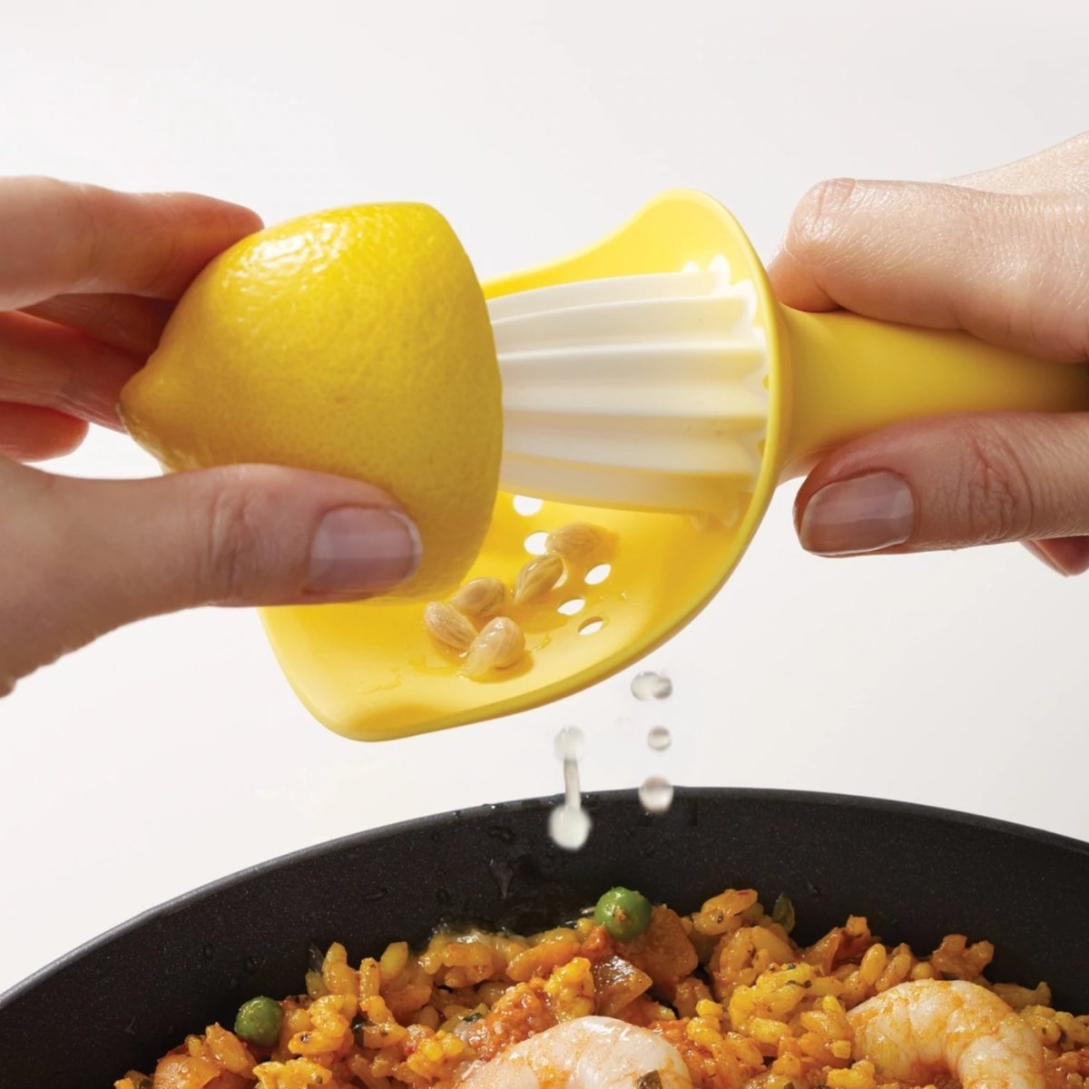 Joseph Joseph Citrus Reamer Catcher Yellow