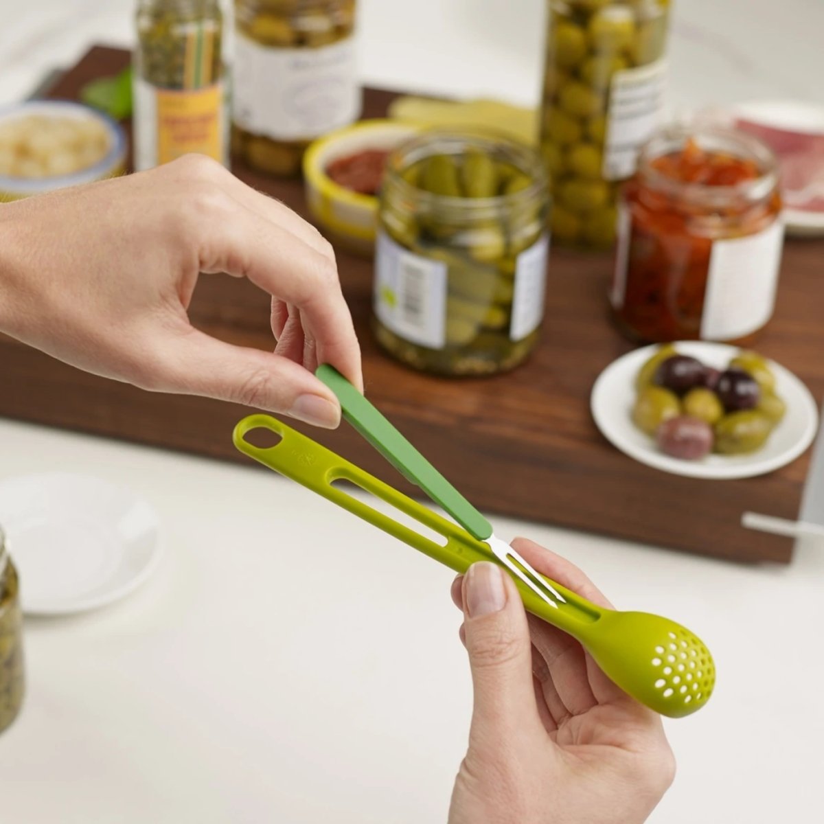 Joseph Joseph Scoop & Pick Green